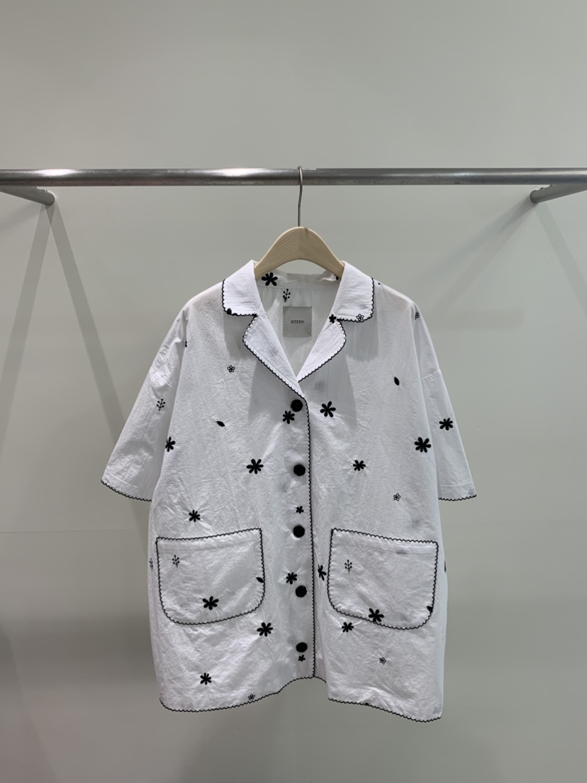 ZITTEN韓國代購女裝新品真品熱賣人氣時尚職業25春夏襯衫蕾絲衫ZITTEN襯衫/蕾絲衫圖色2
