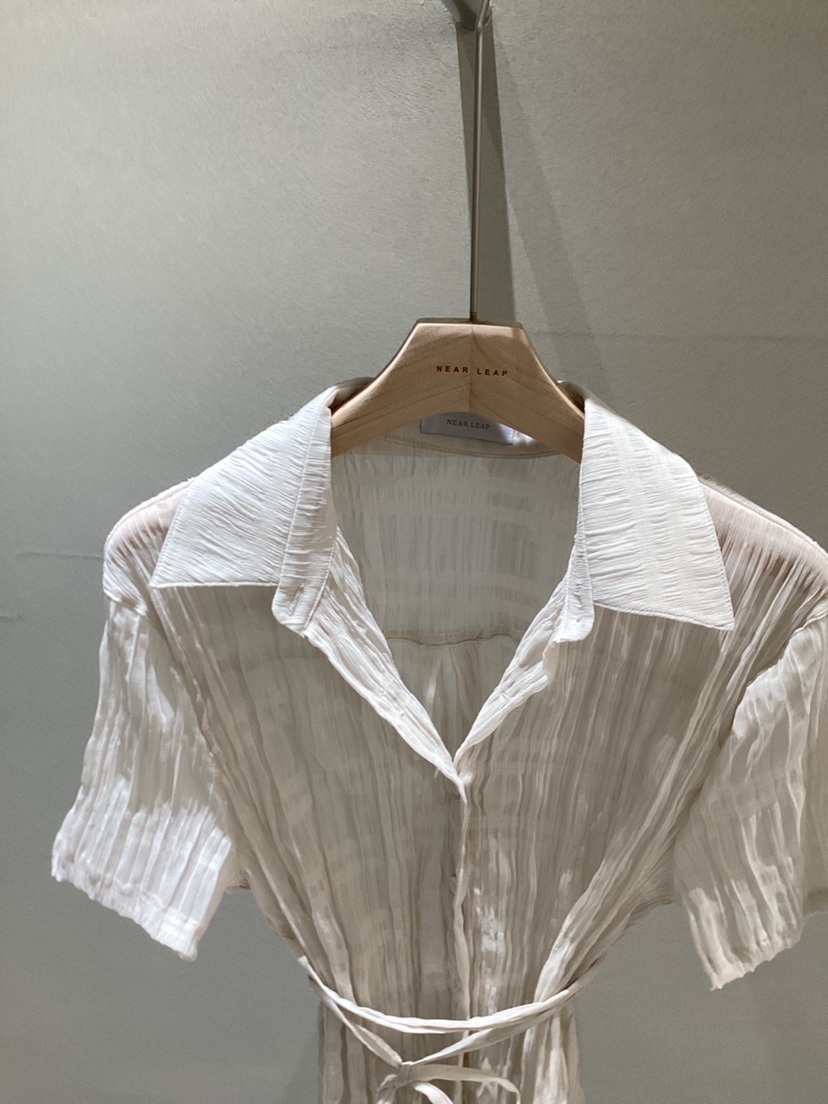 NEAR LEAP-P東大門直郵女士新品真品職業熱賣時尚襯衫蕾絲衫NEAR LEAP襯衫/蕾絲衫