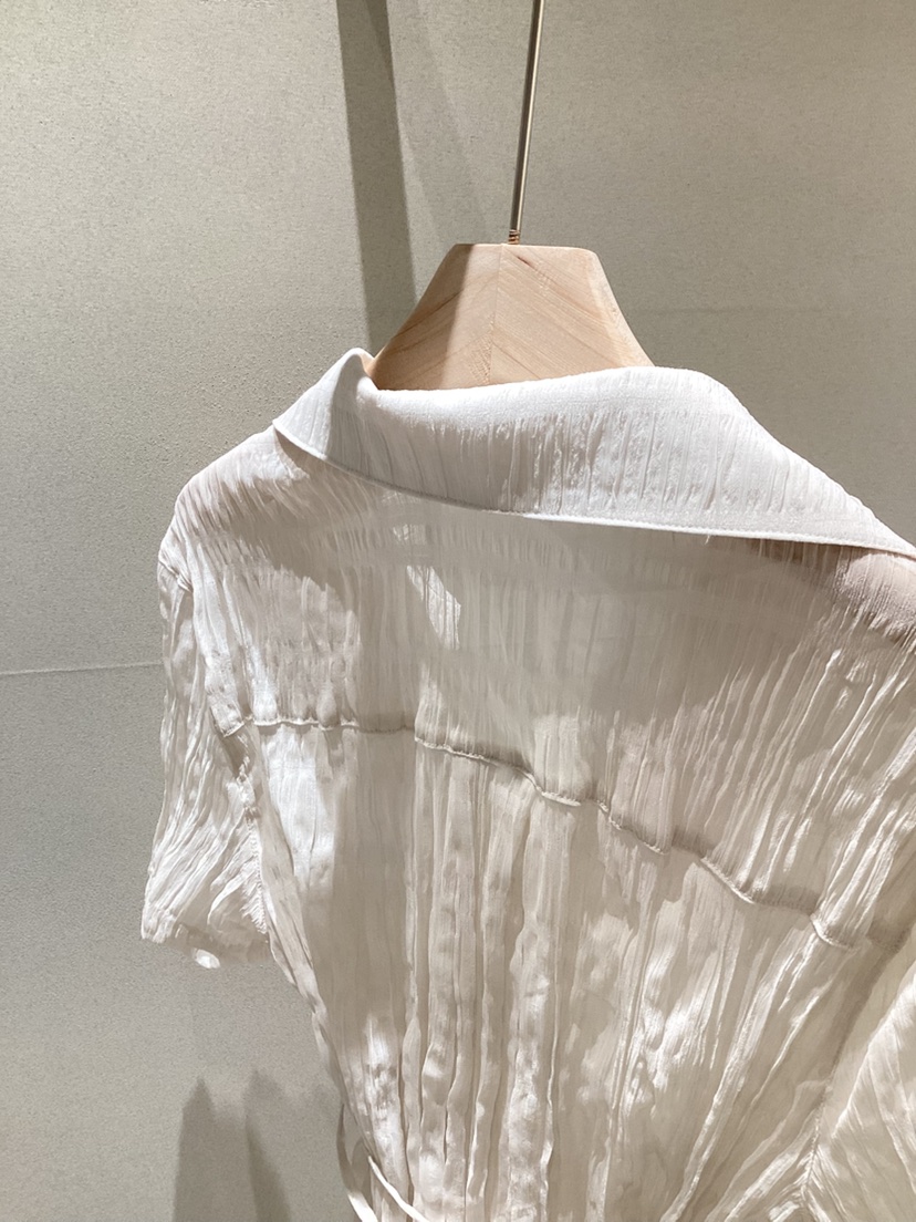 NEAR LEAP-P東大門直郵女士新品真品職業熱賣時尚襯衫蕾絲衫NEAR LEAP襯衫/蕾絲衫