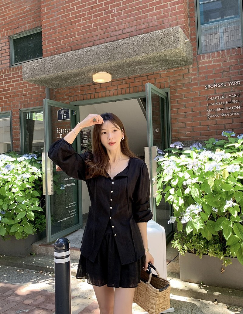 FRILL-T東大門直郵女裝新款推薦熱賣人氣25春夏襯衫蕾絲衫FRILL-T襯衫/蕾絲衫