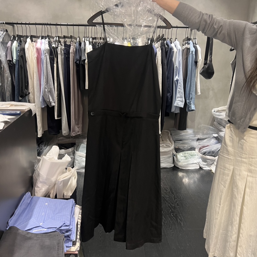 TUG韓國直郵㊣東大門實拍女裝新品25春夏推薦人氣熱賣連衣裙TUG連衣裙圖色2