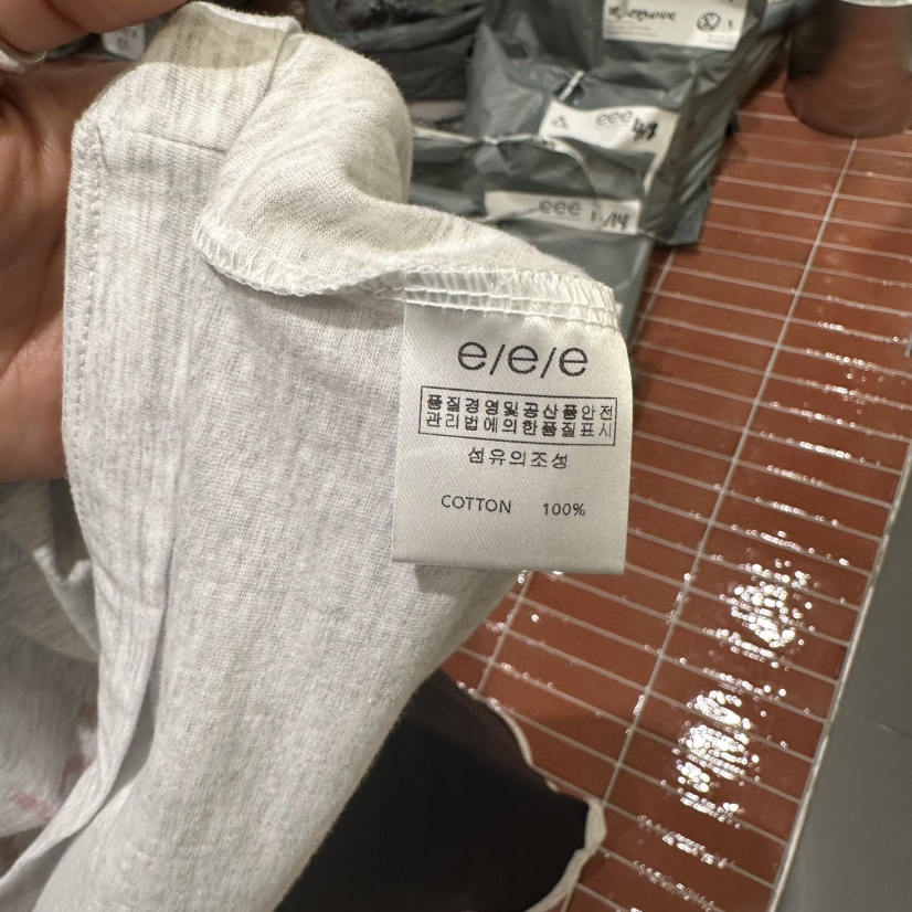 E/E/E韓國㊣直郵東大門代購女裝新品推薦人氣時尚熱賣T恤E/E/ET恤