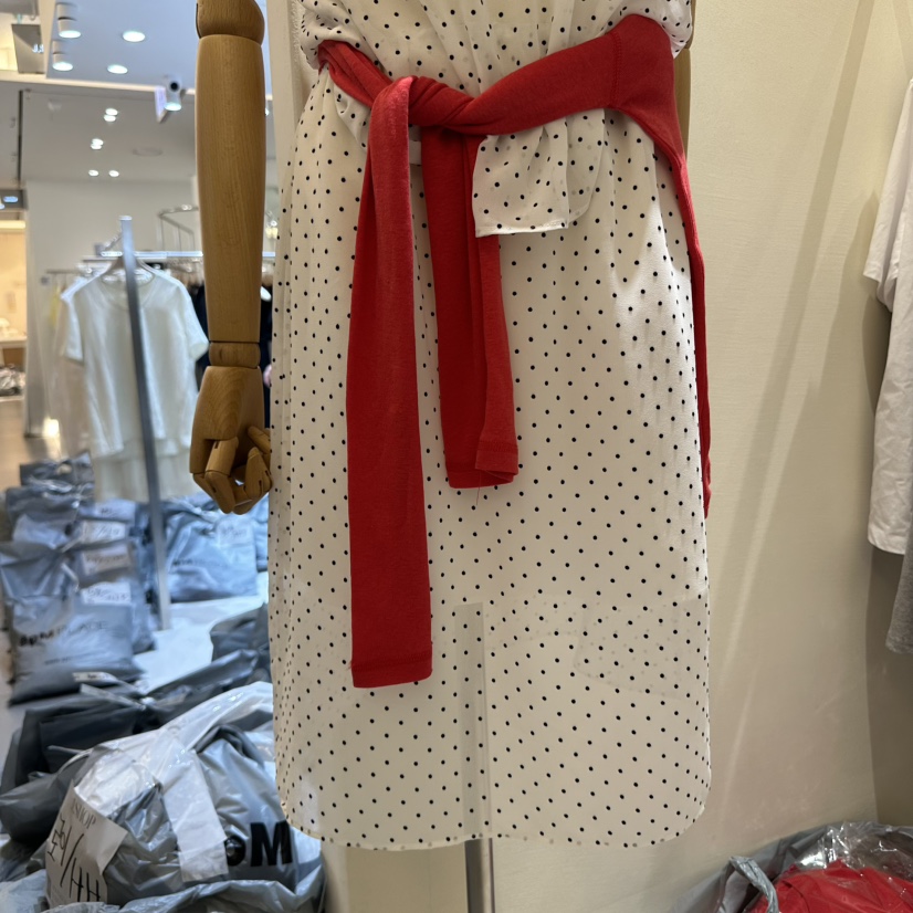 MOREMORE韓國直郵女士新品推薦25春夏人氣半身裙中短裙圓點裙more more半身裙/中短裙圖色1