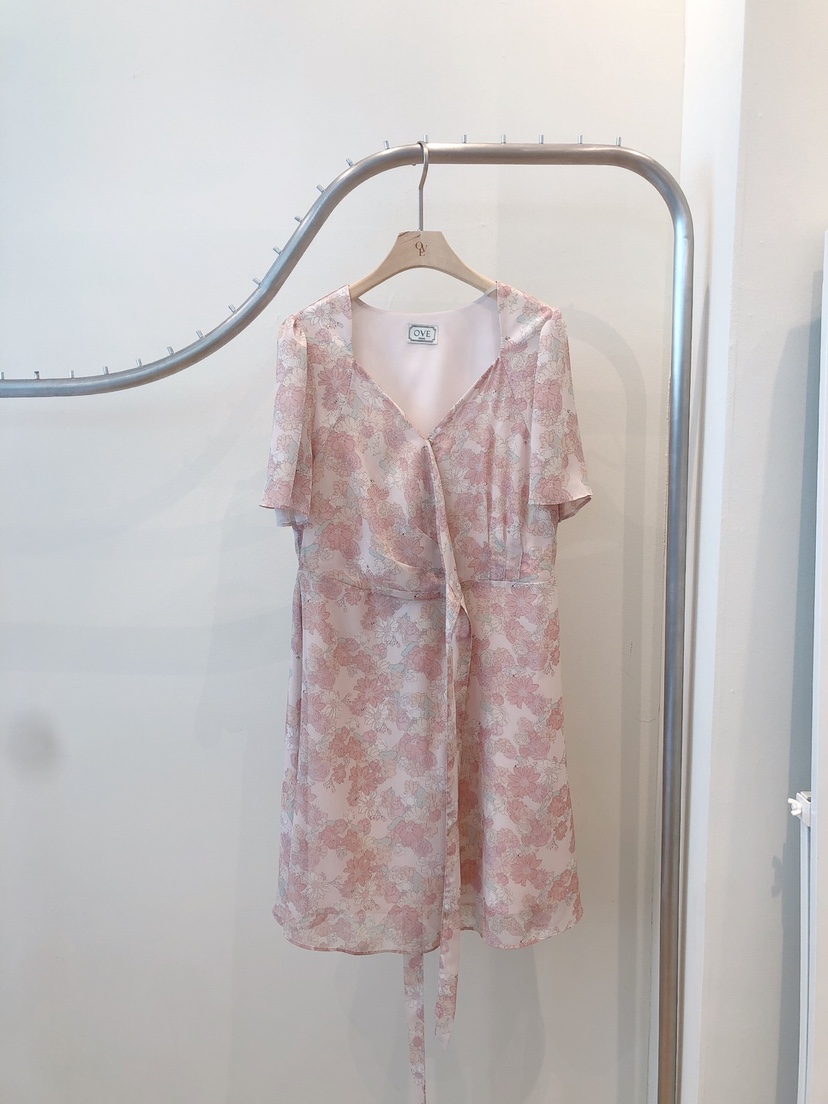 OVE韓國直郵㊣東大門實拍女裝新款休閑人氣熱賣時尚25春夏連衣裙OVE連衣裙