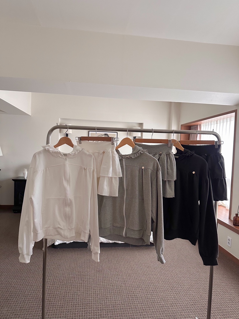 FORMSTUDIO韓國直郵㊣女裝新品休閑推薦人氣套裝荷葉邊兜帽FORMSTUDIO套裝圖色3左三色