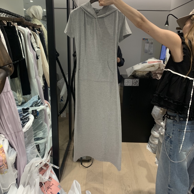 LOVE PULL韓國直郵㊣東大門實拍女裝新品熱賣連衣裙連帽長款LOVE PULL連衣裙圖色2