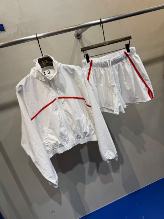 1.3韓國直郵㊣女裝新款熱賣時尚休閑推薦人氣25春夏套裝套裝1.3套裝