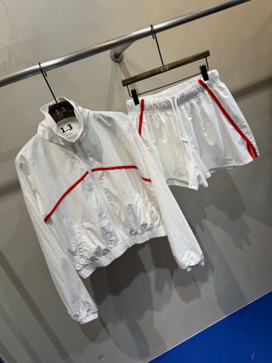 1.3韓國直郵㊣女裝新款熱賣時尚休閑推薦人氣25春夏套裝套裝1.3套裝