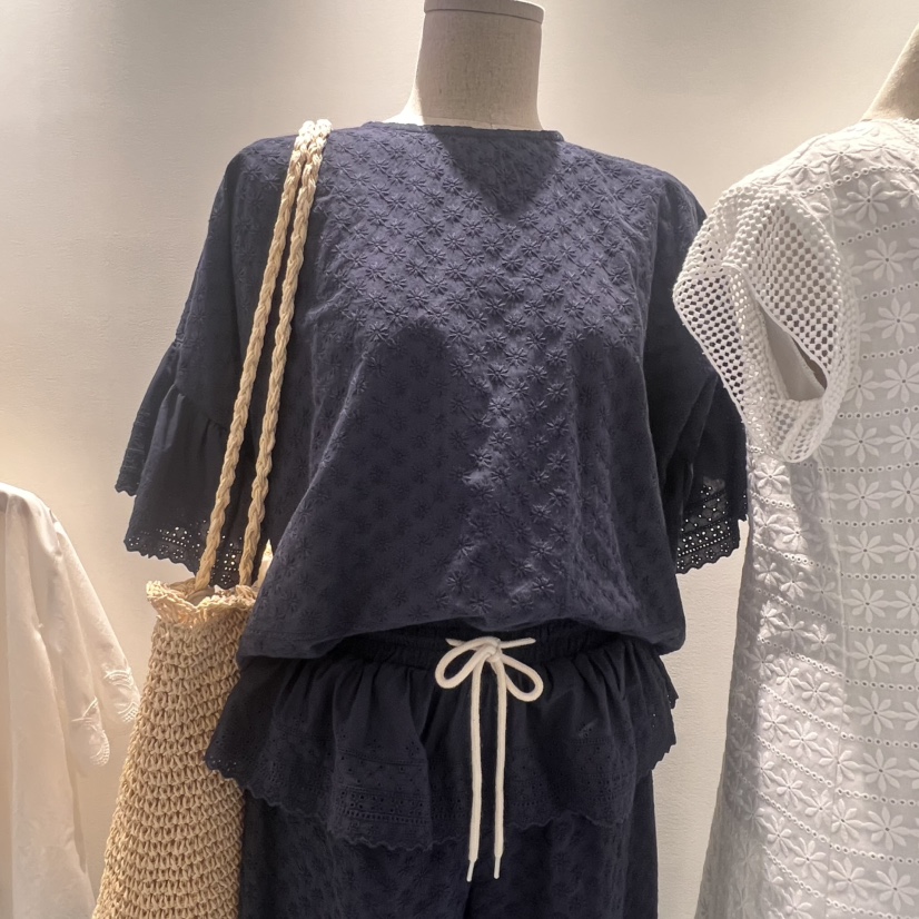 A韓國㊣直郵東大門代購女裝新品時尚25春夏襯衫蕾絲衫荷葉邊A STORE襯衫/蕾絲衫圖色3