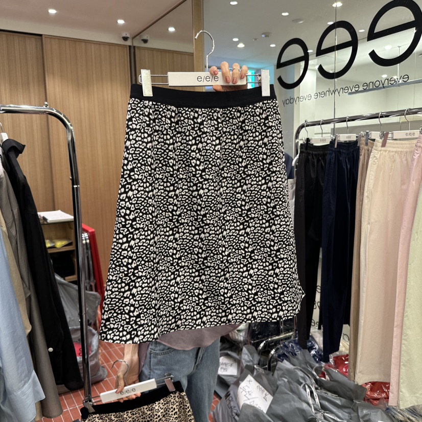 E/E/E韓國直郵㊣東大門實拍女裝新品推薦25春夏人氣時尚短裙E/E/E短裙圖色2
