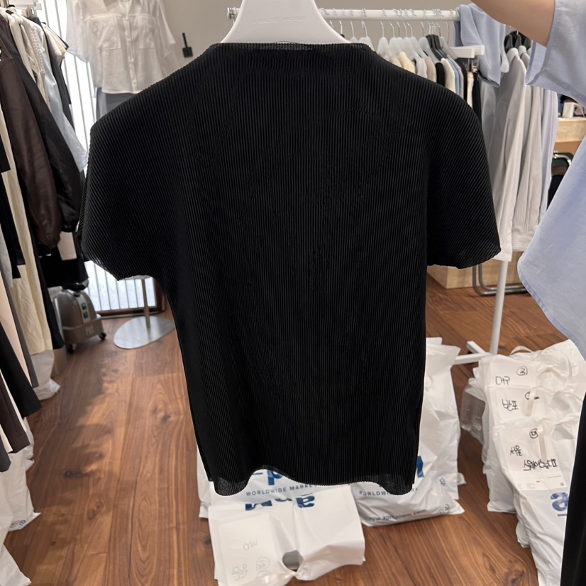 UNDERSTANDING韓國㊣直郵東大門代購女裝新品人氣熱賣T恤百褶UNDERSTANDINGT恤圖色3