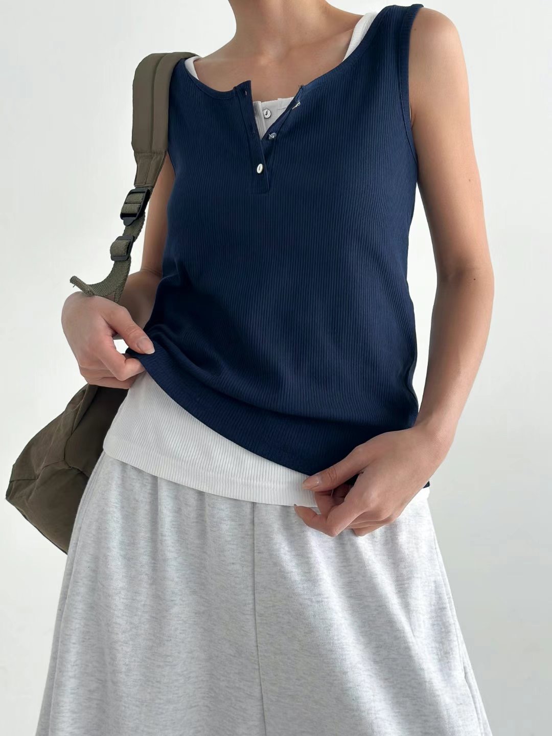 ALICE S CLOSET韓國㊣直郵東大門代購女裝新款推薦吊帶背心ALICE S CLOSET吊帶/背心