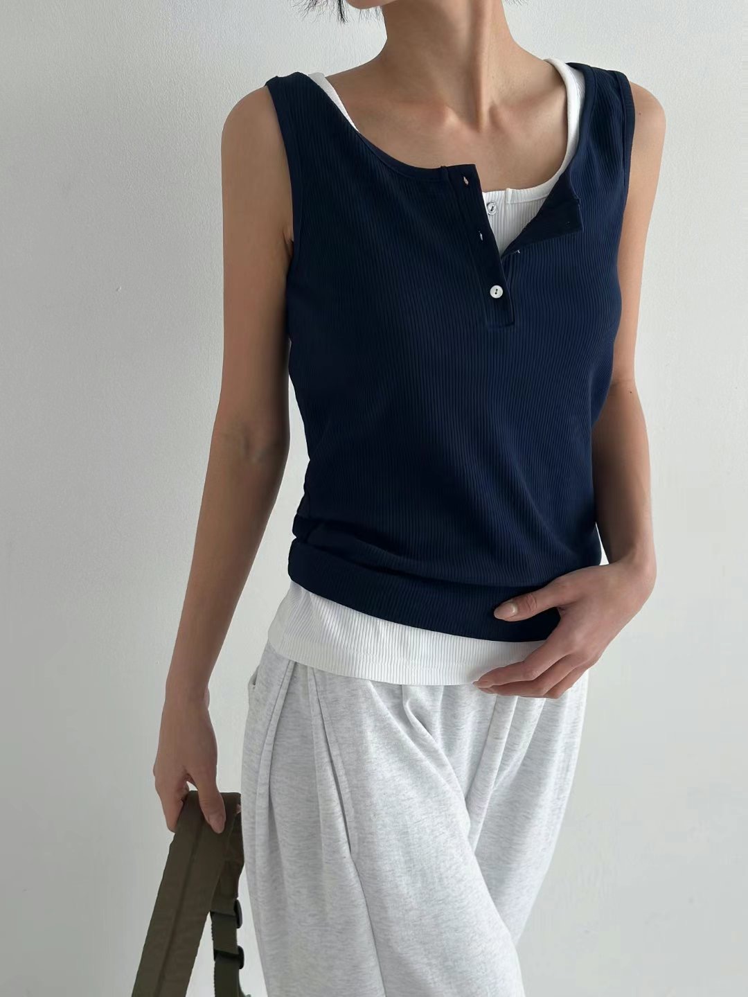ALICE S CLOSET韓國㊣直郵東大門代購女裝新款推薦吊帶背心ALICE S CLOSET吊帶/背心
