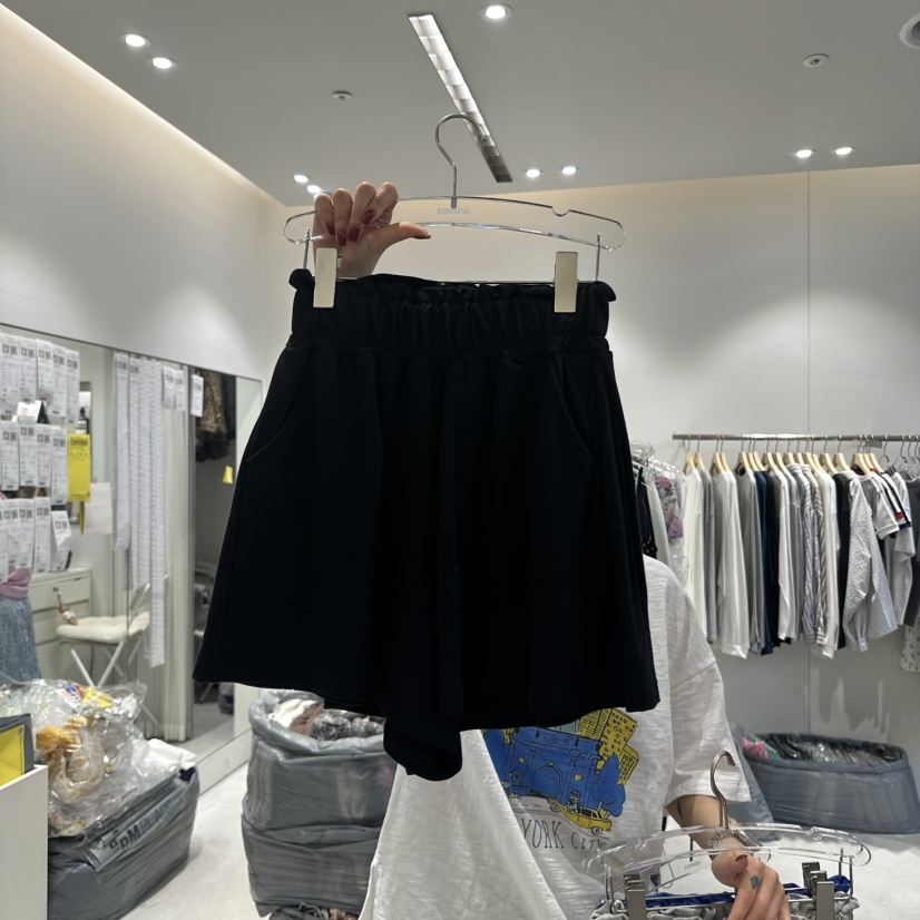 COMBO韓國直郵㊣東大門實拍女裝新品熱賣時尚推薦短褲可愛的COM_BO短褲圖色2