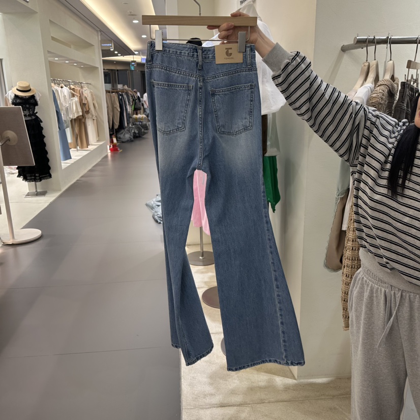 TOMGIRL韓國直郵㊣東大門實拍女裝新款時尚熱賣推薦牛仔褲喇叭TOMGIRL牛仔褲