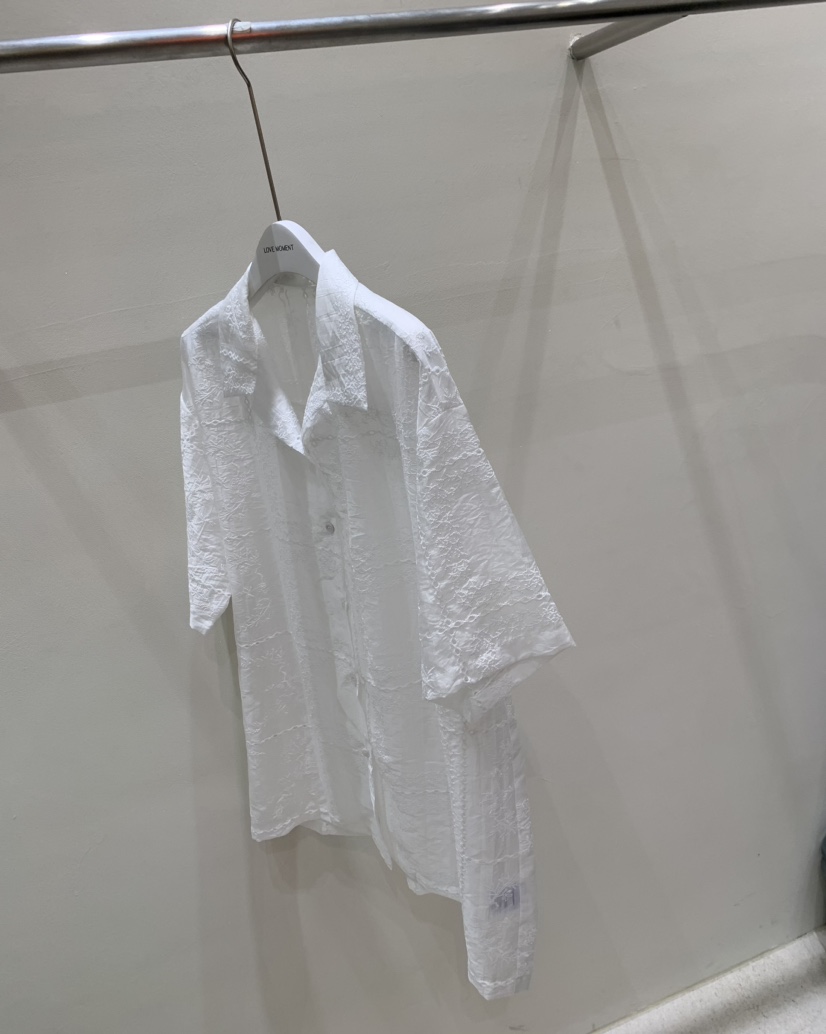 LOVE MOMENT韓國直郵㊣東大門實拍女裝新品熱賣襯衫蕾絲衫刺繡蕾絲LOVE MOMENT襯衫/蕾絲衫