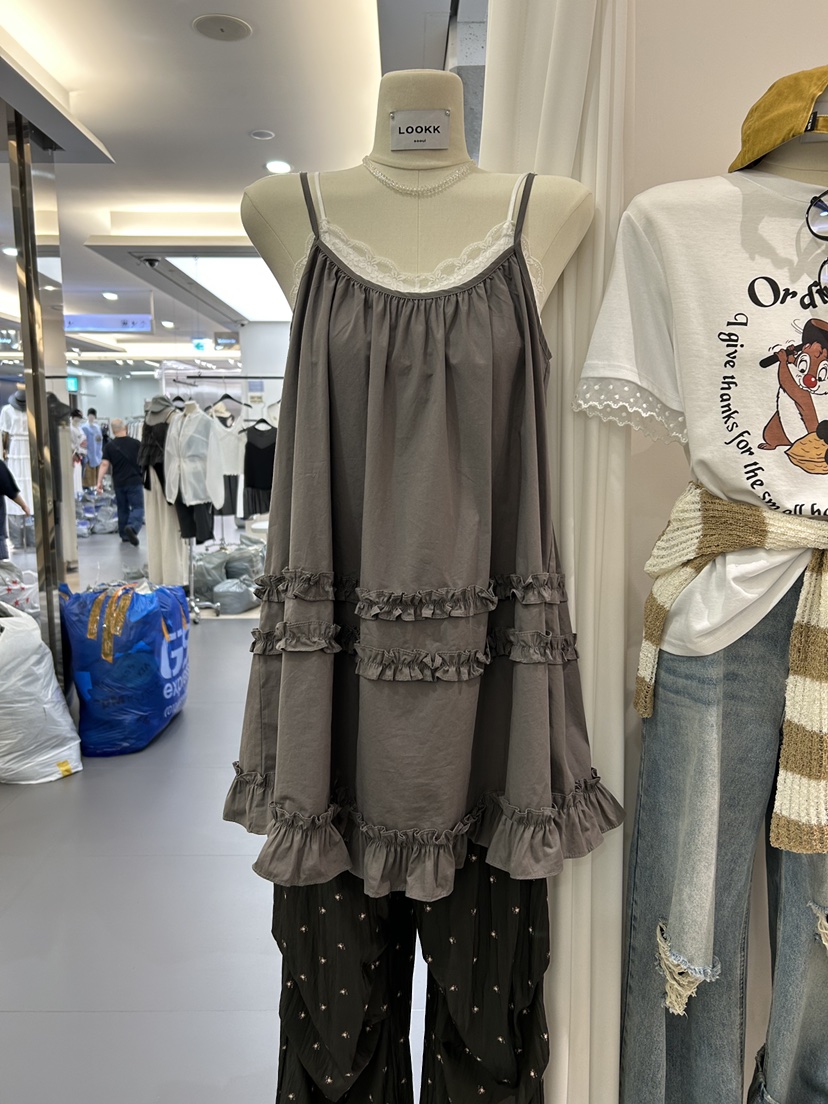 LOOKK直郵韓國代購㊣女裝新品時尚推薦休閑熱賣人氣吊帶背心LOOKK吊帶/背心