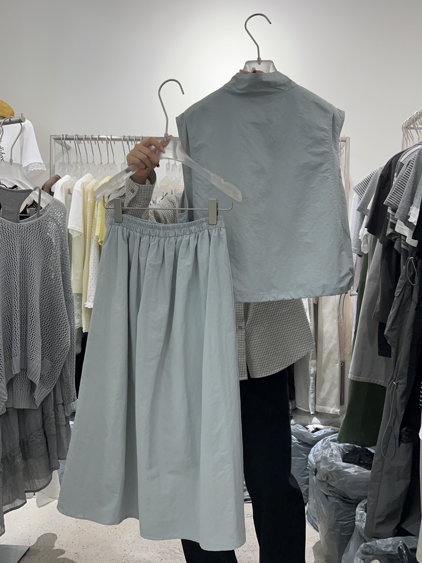 LOOKK韓國直郵㊣女裝新品熱賣人氣25春夏休閑推薦套裝兩件套LOOKK套裝