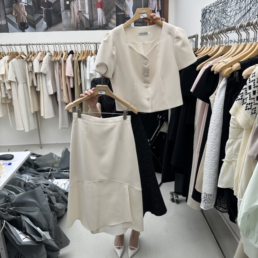 MER直郵韓國代購㊣女裝新品熱賣時尚25春夏推薦休閑套裝套裝MER/ANGELO BIANCO套裝圖色3