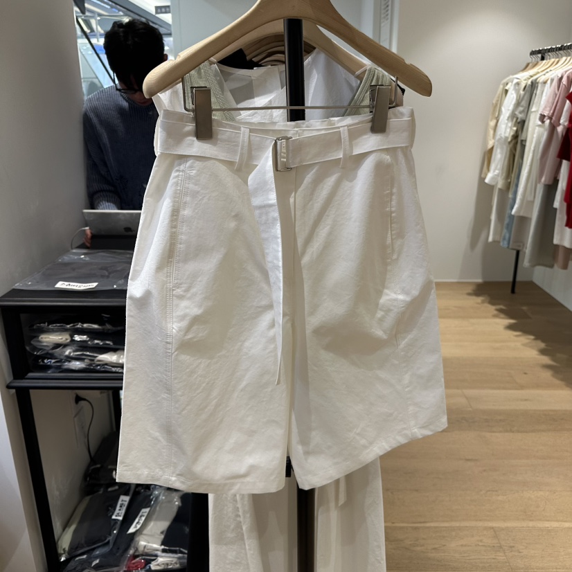 FEBRUARY 11韓國直郵㊣女裝新款人氣時尚25春夏短褲含腰帶FEBRUARY11短褲圖色1