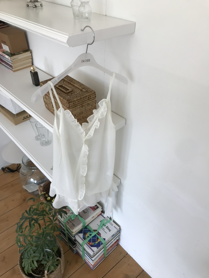 ESCHER直郵韓國代購㊣女裝新品25春夏時尚人氣推薦吊帶背心ESCHER吊帶/背心