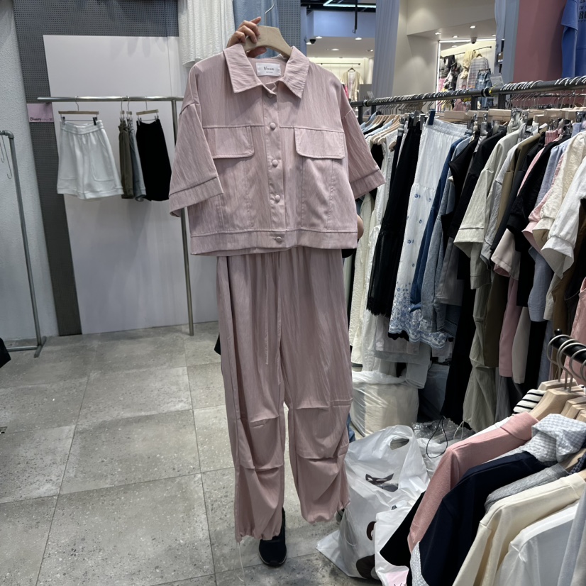 BLOOM直郵韓國代購㊣女裝新品時尚人氣休閑套裝套裝短款褶皺BLOOM-Q套裝圖色3