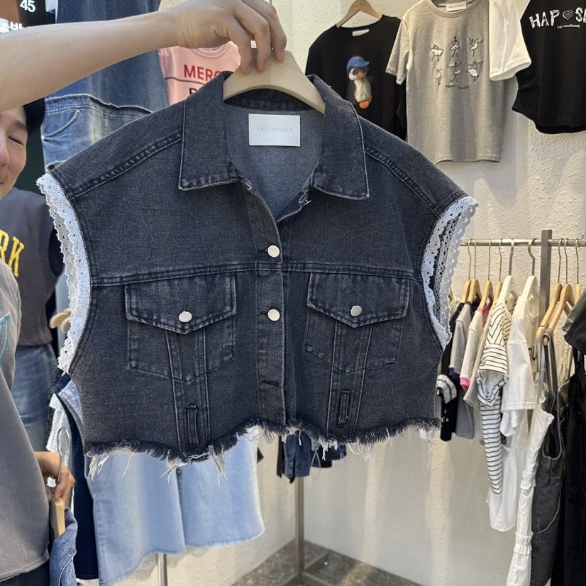 THE OTHER直郵韓國代購㊣女裝新品人氣熱賣推薦馬甲短款蕾絲THE OTHER馬甲圖色2