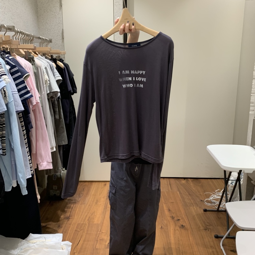 COMELY韓國直郵㊣東大門實拍女裝新品時尚休閑人氣熱賣長袖T恤COMELY長袖T恤圖色2