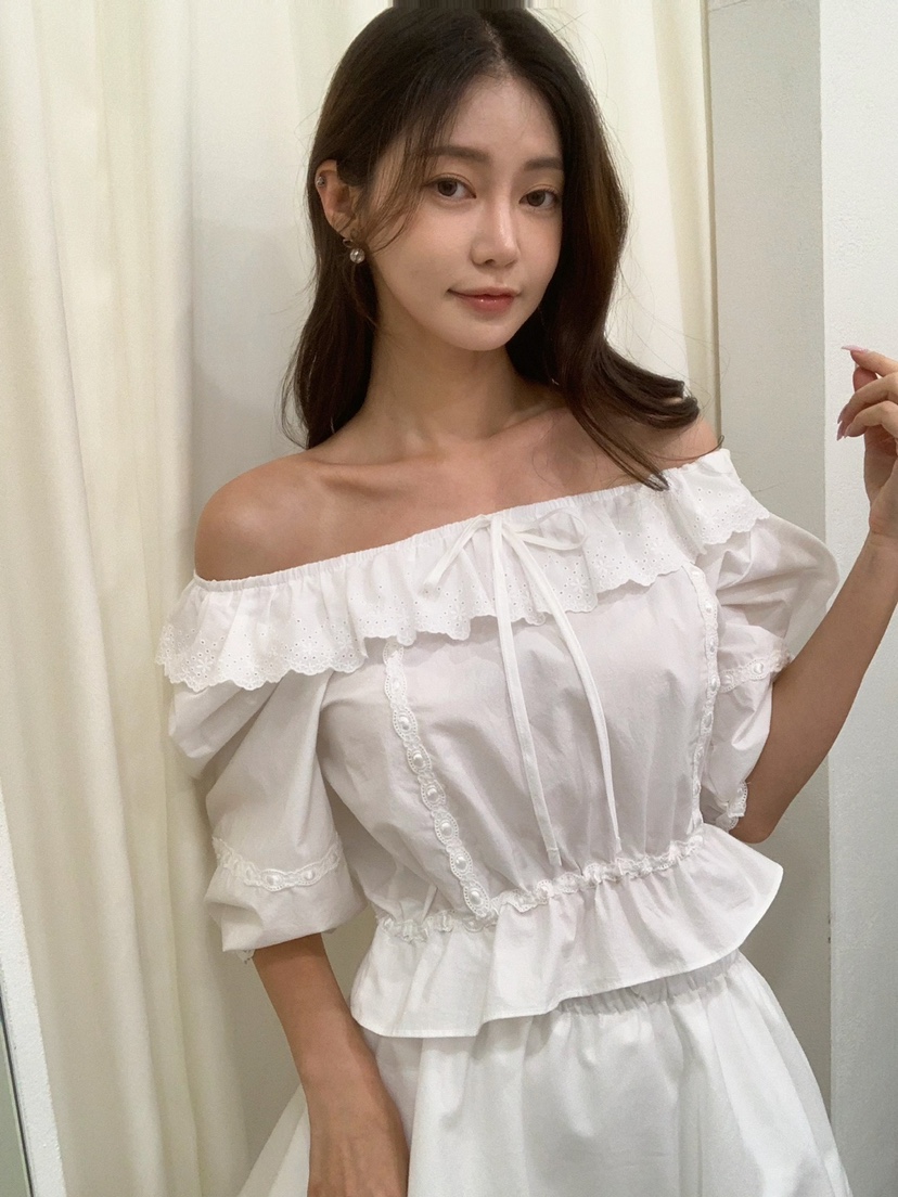 BANI BLUSH韓國直郵女裝新款時尚25春夏熱賣人氣襯衫蕾絲衫BANI BLUSH襯衫/蕾絲衫