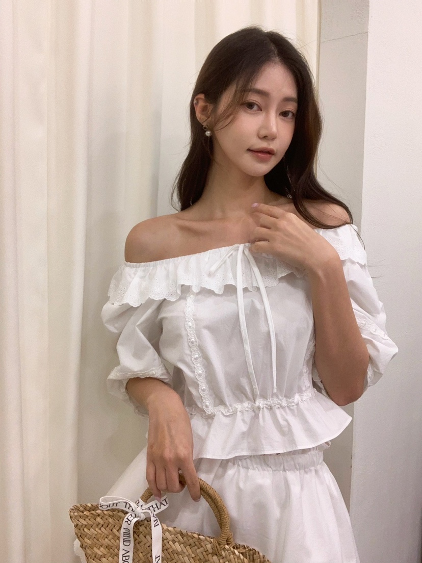 BANI BLUSH韓國直郵女裝新款時尚25春夏熱賣人氣襯衫蕾絲衫BANI BLUSH襯衫/蕾絲衫