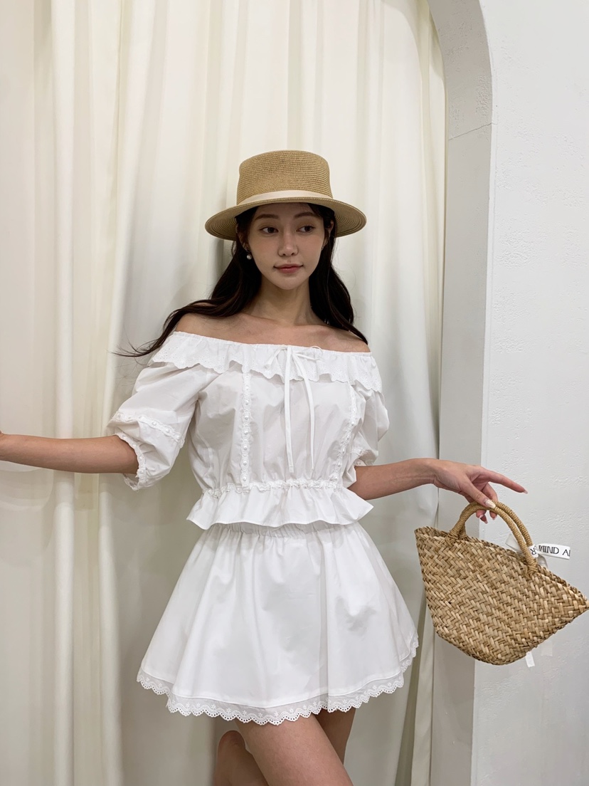 BANI BLUSH韓國直郵女裝新款時尚25春夏熱賣人氣襯衫蕾絲衫BANI BLUSH襯衫/蕾絲衫
