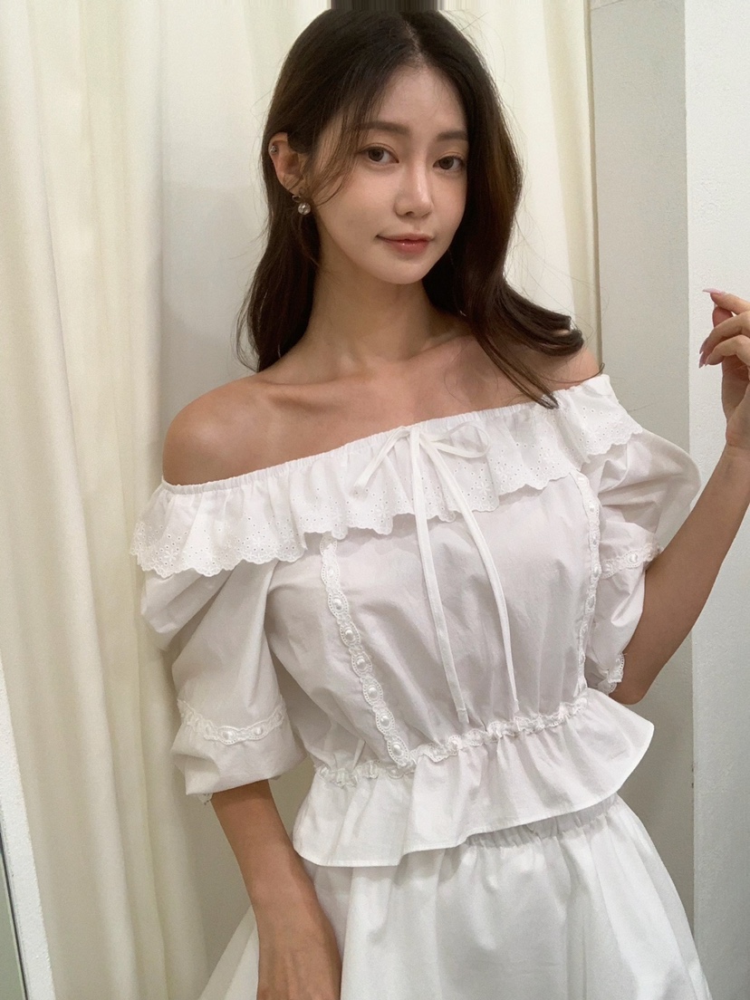BANI BLUSH韓國直郵女裝新款時尚25春夏熱賣人氣襯衫蕾絲衫BANI BLUSH襯衫/蕾絲衫