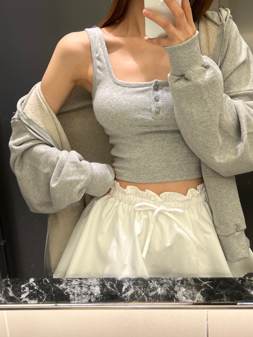 BANI BLUSH韓國直郵女裝新款推薦時尚真品人氣職業吊帶背心BANI BLUSH吊帶/背心