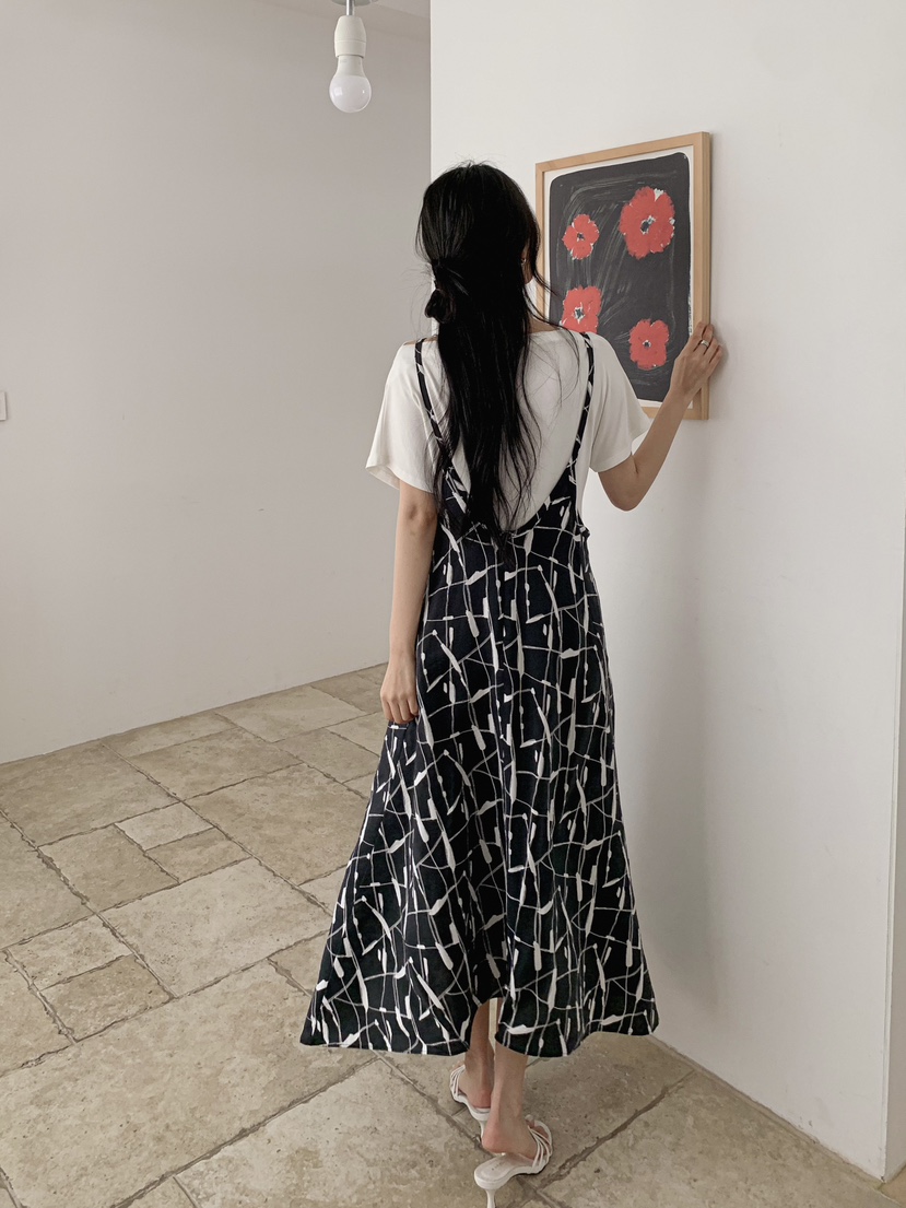 VERNI韓國直郵㊣女裝新款25春夏休閑時尚推薦連衣裙不含內搭VERNI連衣裙