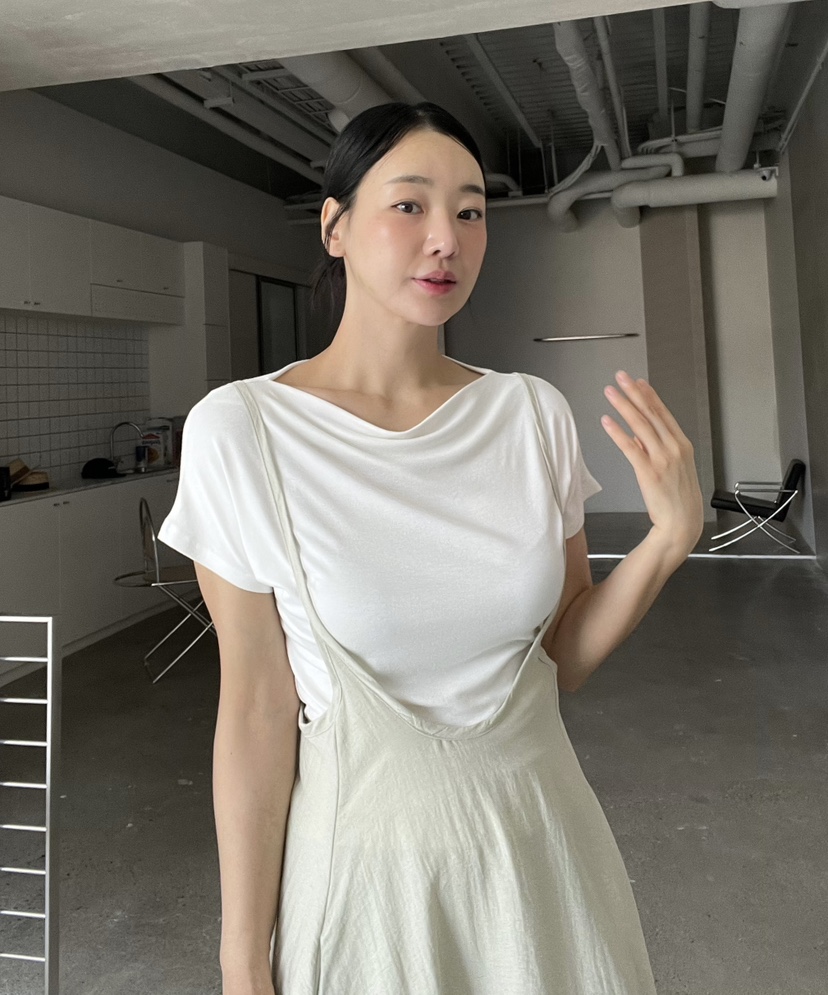 VERNI韓國直郵㊣女裝新款人氣25春夏時尚推薦休閑熱賣T恤VERNIT恤