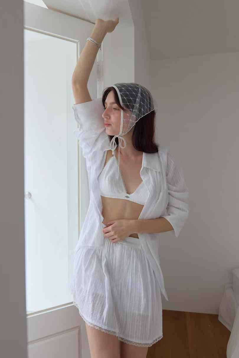 FOUNDATION韓國㊣直郵東大門代購女裝新品推薦時尚襯衫蕾絲衫FOUNDATION襯衫/蕾絲衫