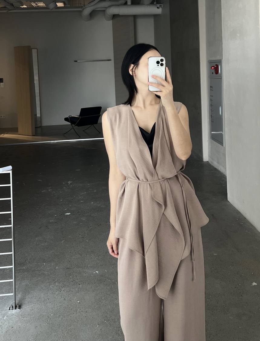 VERNI韓國直郵㊣東大門實拍女裝新品熱賣休閑人氣馬甲含腰繩VERNI馬甲