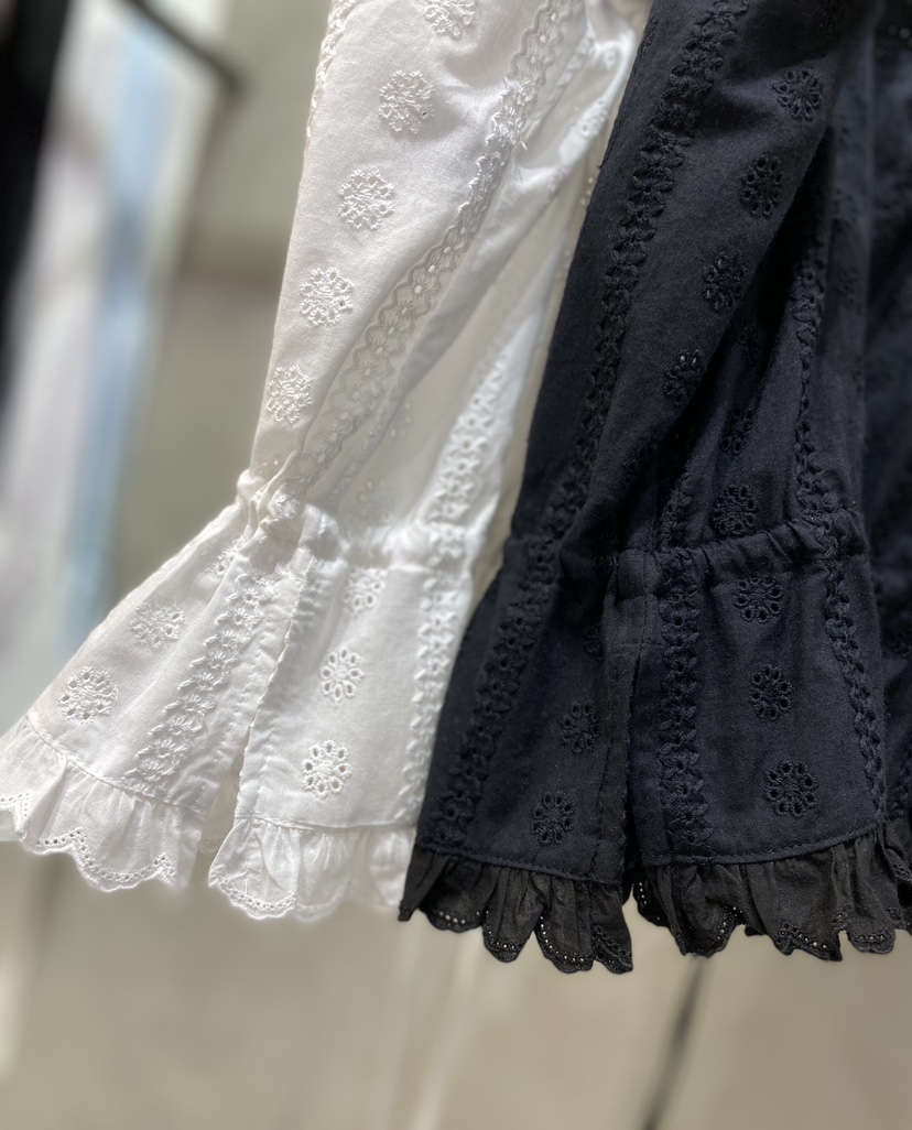 MINIQUEENS韓國代購女裝新品真品推薦時尚熱賣吊帶背心刺繡MINIQUEENS吊帶/背心
