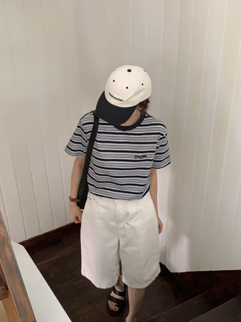 FORMSTUDIO東大門直郵女裝新品真品時尚職業人氣推薦T恤刺繡FORMSTUDIOT恤