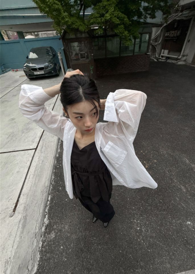 LIVE FOREVER韓國直郵女士新品25春夏熱賣職業人氣襯衫蕾絲衫LIVE FOR_EVER襯衫/蕾絲衫