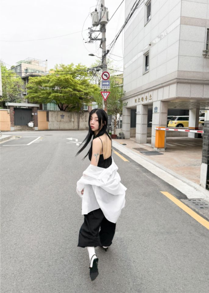 LIVE FOREVER韓國直郵女士新品25春夏熱賣職業人氣襯衫蕾絲衫LIVE FOR_EVER襯衫/蕾絲衫