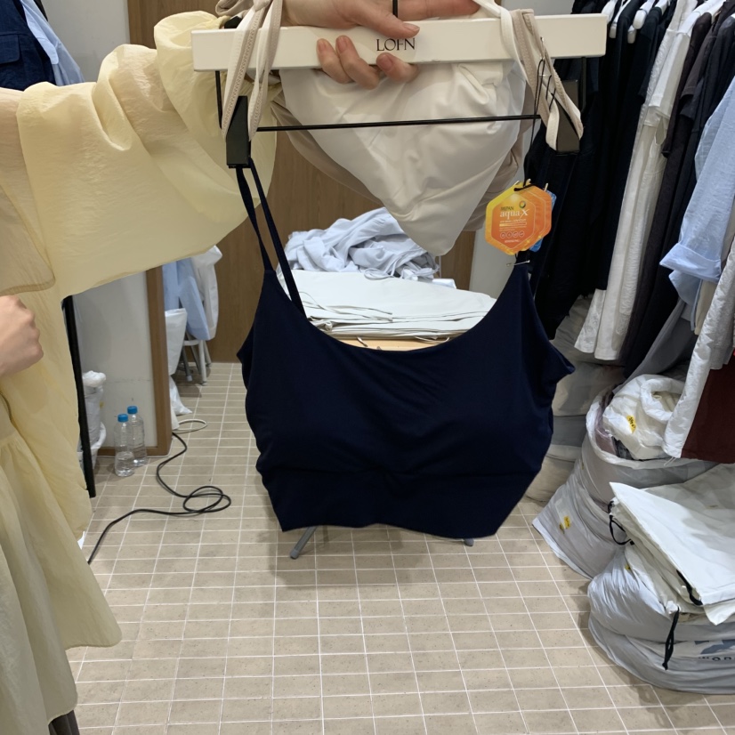LOFN韓國直郵女裝新款人氣職業熱賣真品推薦25春夏吊帶背心LOFN吊帶/背心圖色4