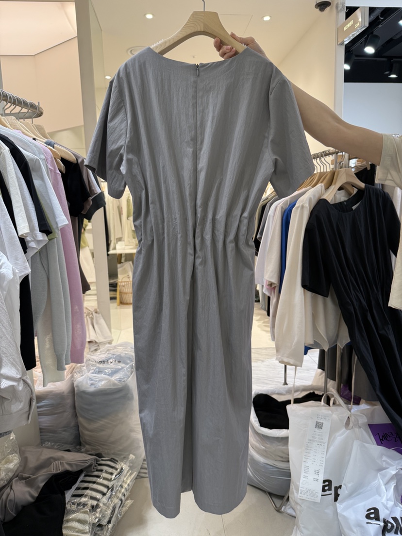 YIKHO STYLE東大門直郵女士新款真品職業推薦25春夏連衣裙YIKHO STYLE連衣裙