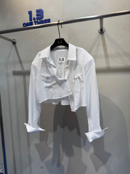 1.3韓國直郵女裝新款真品時尚熱賣人氣25春夏職業襯衫蕾絲衫1.3襯衫/蕾絲衫