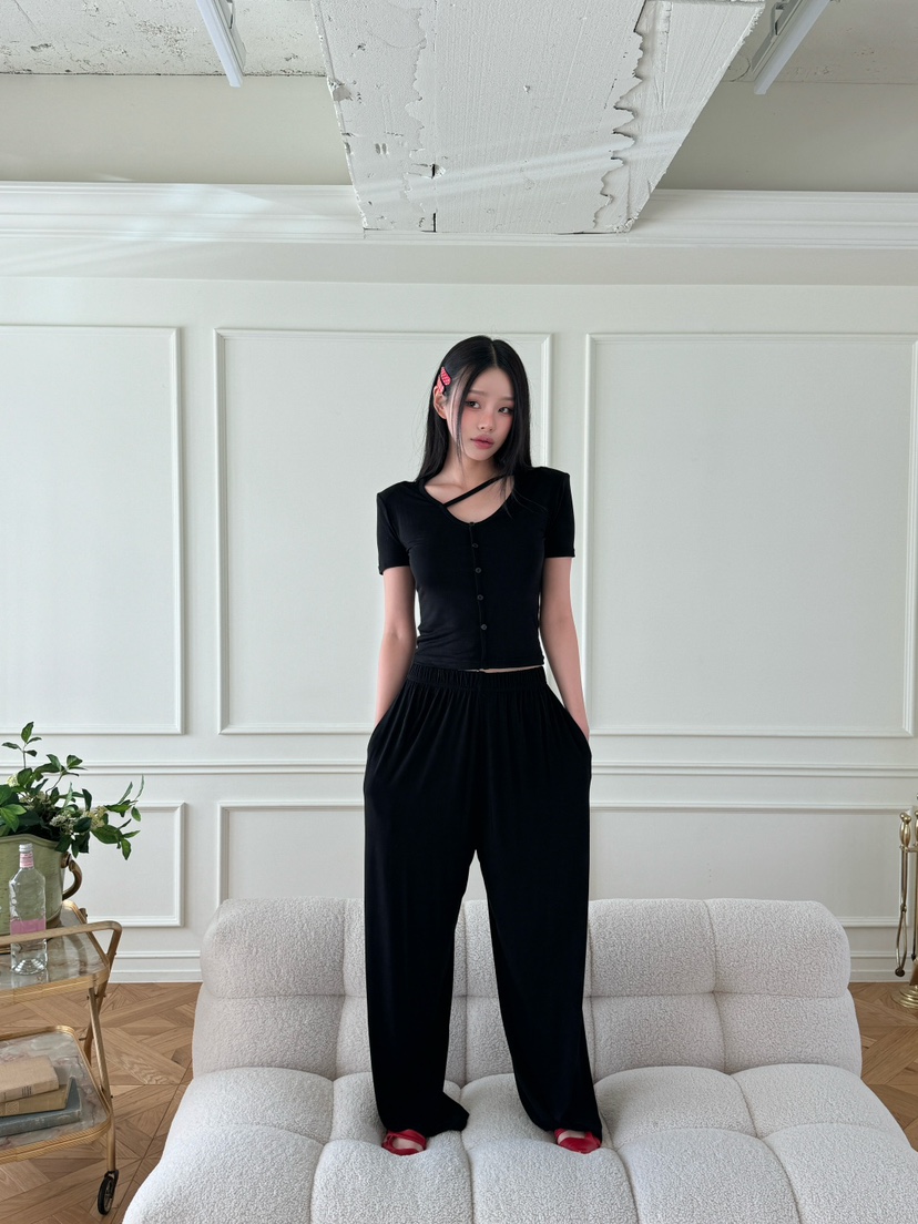 BLACK RIBBON-A韓國直郵女士新品推薦職業時尚真品休閑套裝BLACK RIBBON-A套裝