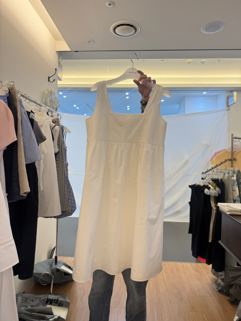 OLI SEOUL東大門實拍女裝新品人氣推薦熱賣真品連衣裙刺繡OLI SEOUL連衣裙