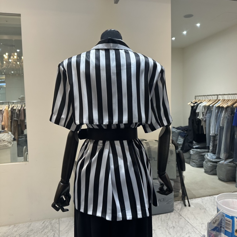 HERISH-HAUTE韓國直郵㊣女裝新品推薦25春夏夾克含腰帶條紋HERISH-HAUTE夾克