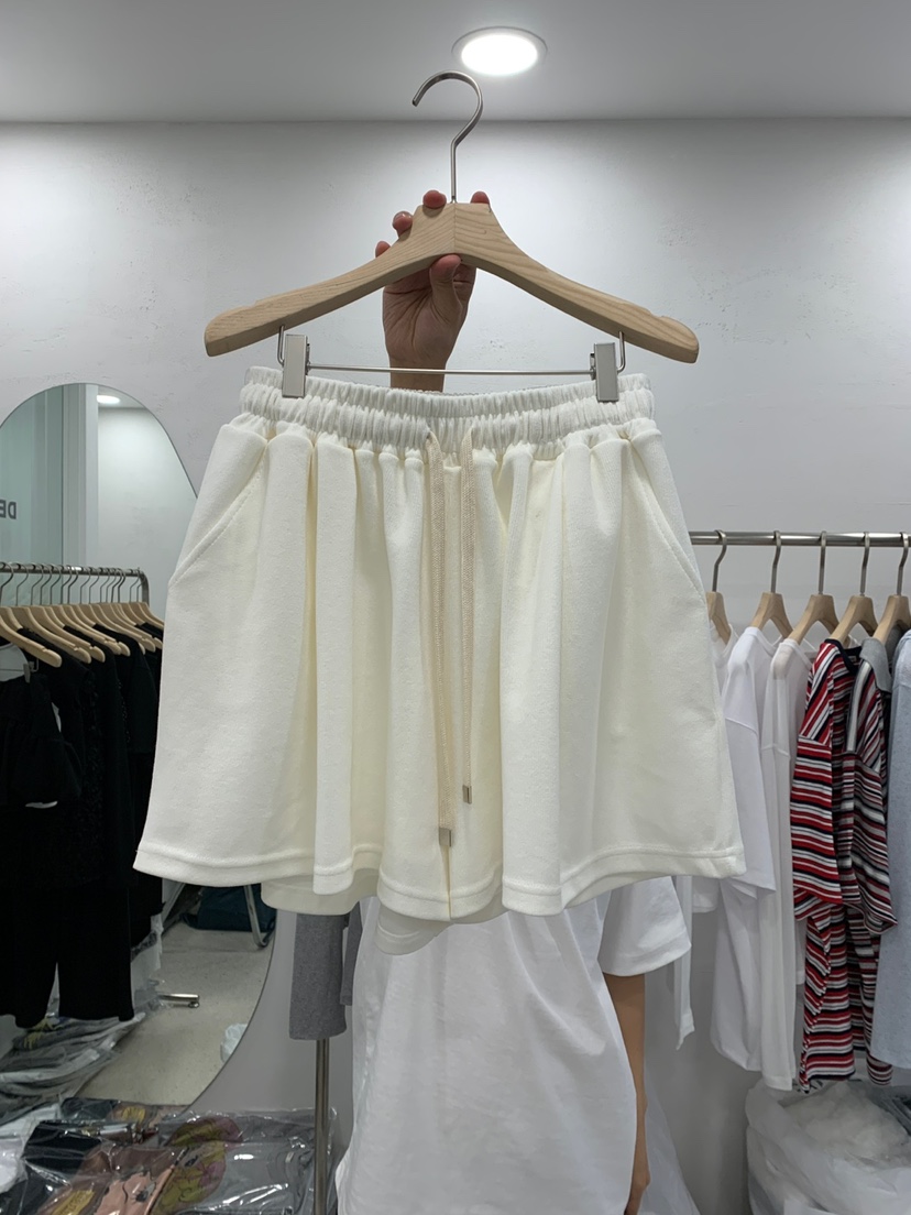 DELICATE韓國㊣直郵東大門代購女裝新品25春夏時尚熱賣短褲DELICATE短褲圖色2