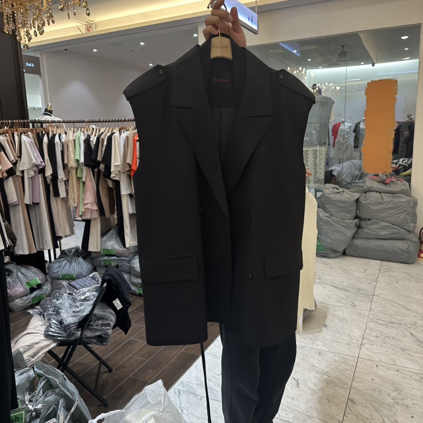 HERISH-HAUTE韓國直郵㊣東大門實拍女裝新品推薦馬甲含腰帶HERISH-HAUTE馬甲圖色2