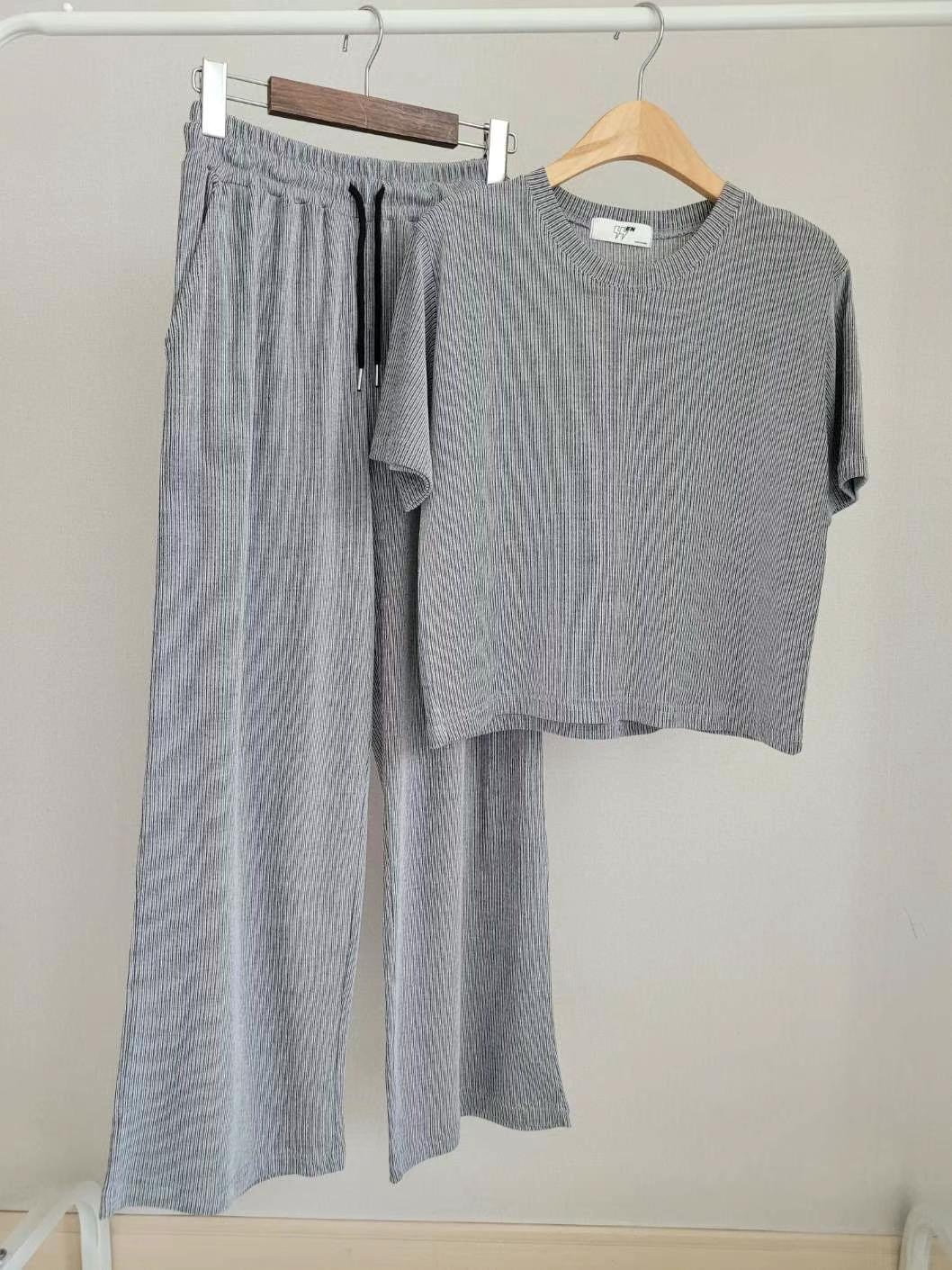 SSEN-쎈-T東大門直郵女裝新品時尚推薦人氣休閑25春夏套裝SSEN-쎈-T套裝
